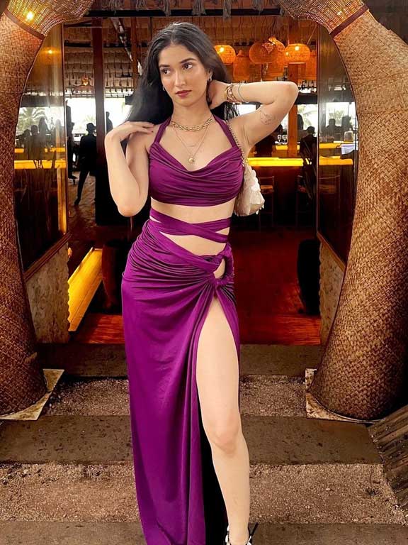 Call Girls service in Delhi